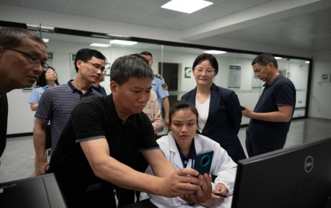 國(guó)家統(tǒng)計(jì)局浙江調(diào)查總隊(duì)及嘉興市咨詢委一行前來(lái)我司考察調(diào)研